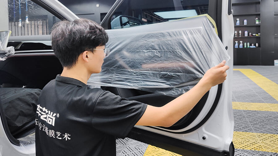 比亚迪宋白色施工龙膜前档畅悦80+侧后畅悦35（图1）