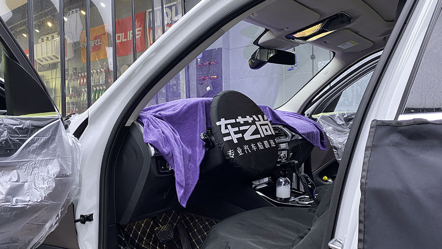 奥迪Q5黑色施工龙膜玻璃膜畅悦80+35（图1）