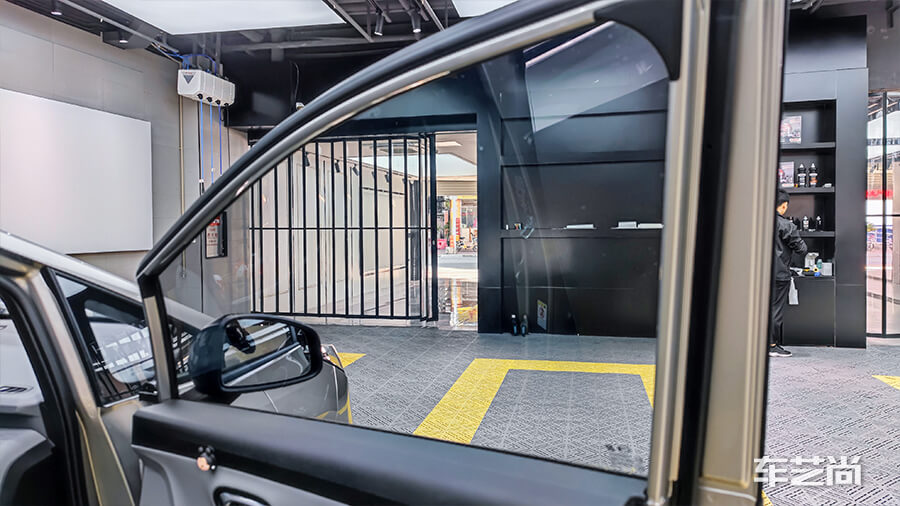 广汽AION施工龙膜隔热膜畅悦80+35（图12）