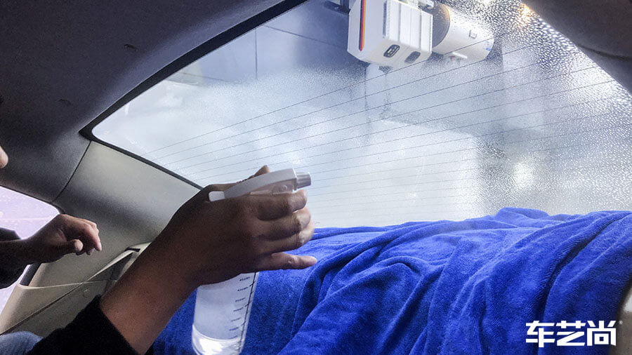 马自达3红色施工龙膜隔热膜畅悦80+35（图6）