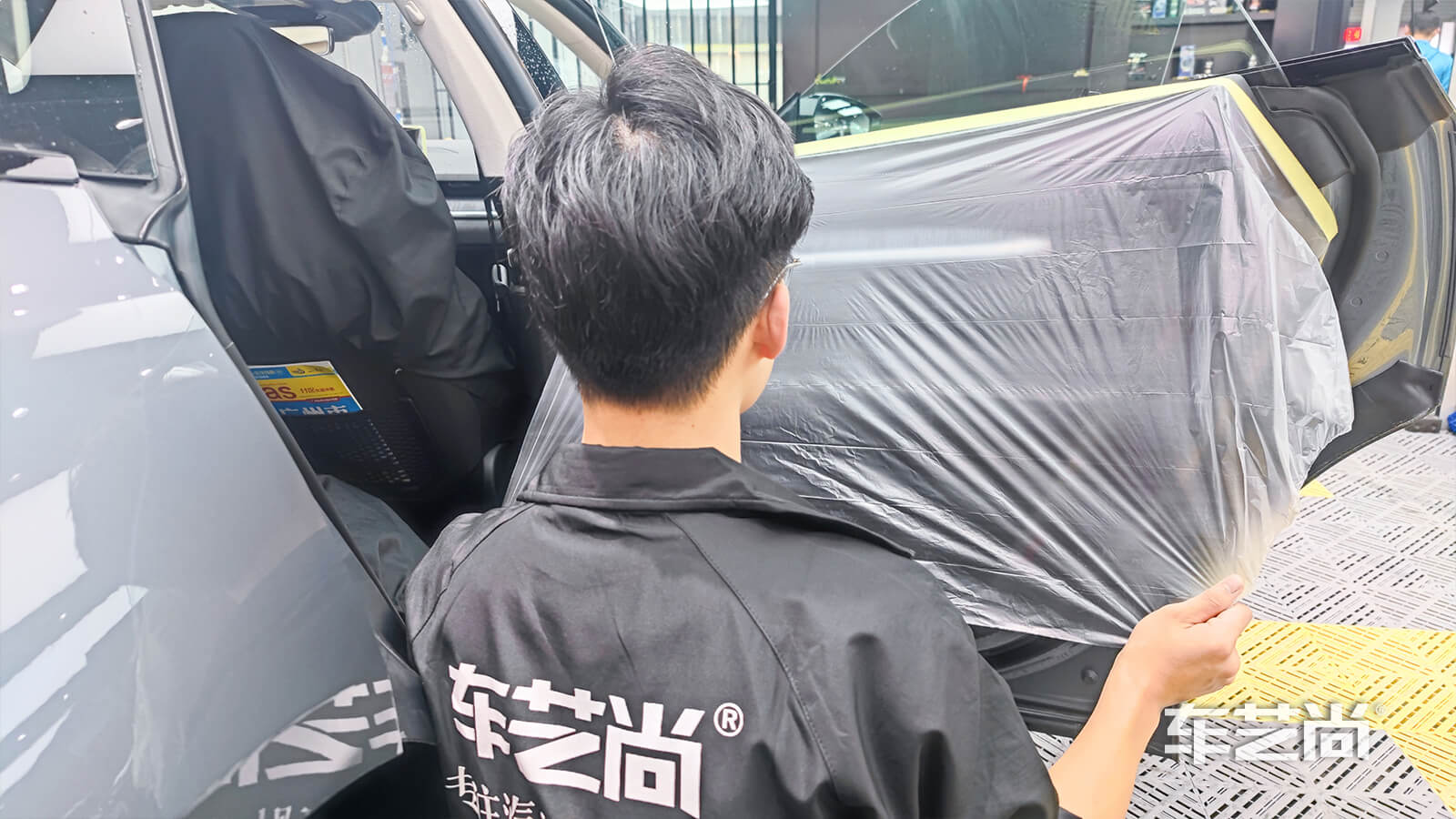 极氪01黑色施工龙膜隔热膜畅悦80+35+15（图1）